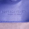 Sac à main Bottega Veneta Duo en cuir intrecciato bleu - Detail D4 thumbnail