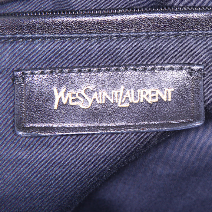Bolso de mano Yves Saint Laurent Easy en charol azul marino - Detail D3