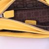 Bolso de mano Dior Vintage en ante amarillo - Detail D2 thumbnail