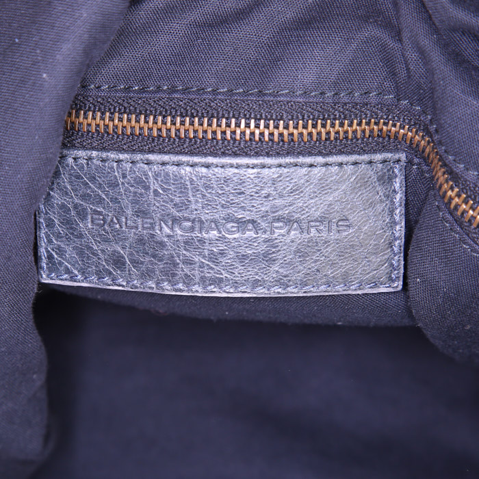 Bolso de mano Balenciaga Day en cuero gris - Detail D3