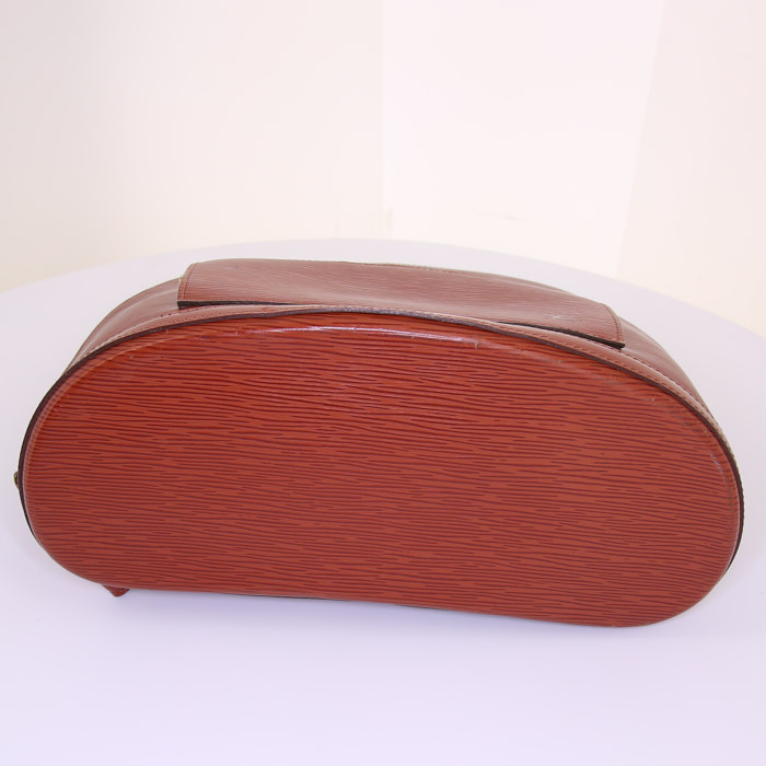 Louis Vuitton Gobelins - Backpack backpack in brown epi leather - Detail D4