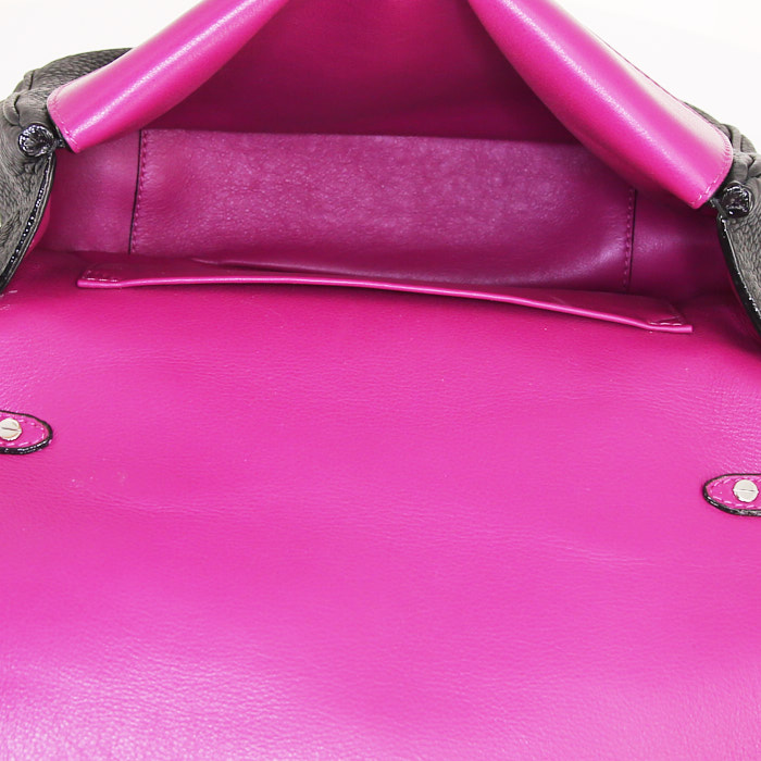 Bolso bandolera Dior Be Dior en cuero negro - Detail D3