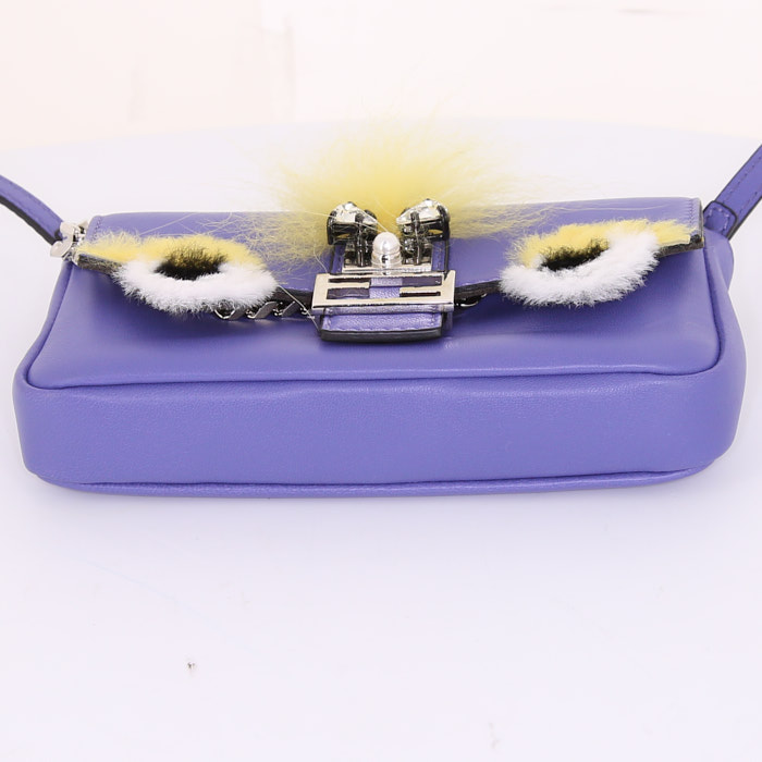 Bolso bandolera Fendi Mini Baguette mini en cuero violeta y piel amarilla - Detail D4