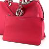 Sac à main Dior Diorissimo grand modèle en cuir grainé rose - Detail D5 thumbnail