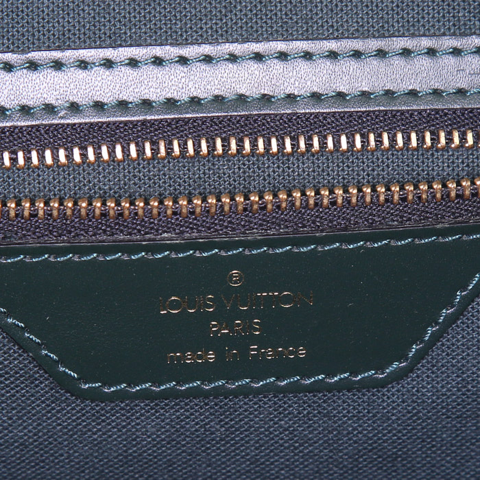 Mochila Louis Vuitton en cuero taiga verde oscuro - Detail D3