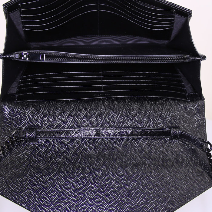 Sac bandoulière Saint Laurent Wallet on Chain en cuir grainé noir - Detail D2