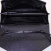 Bolso bandolera Saint Laurent Wallet on Chain en cuero granulado negro - Detail D2 thumbnail