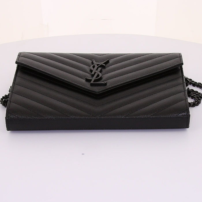 Saint Laurent Wallet on Chain shoulder bag in black grained leather - Detail D4