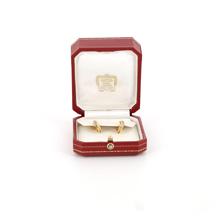 Paire de boucles d'oreilles Cartier Trinity en 3 ors - Detail D2