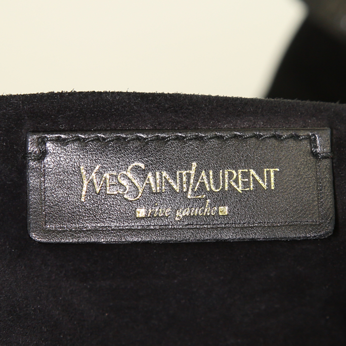 Bolso de mano Yves Saint Laurent Muse Two modelo grande en charol negro y ante negro - Detail D3