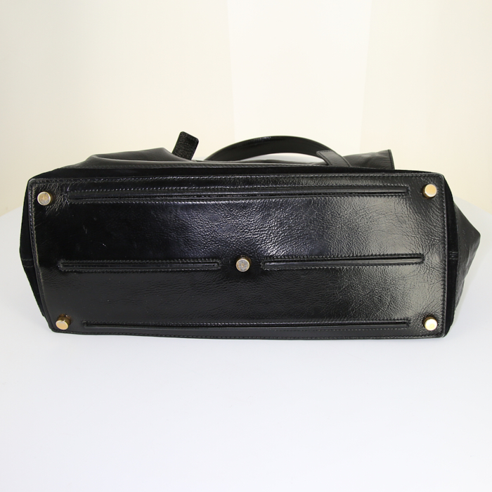 Bolso de mano Yves Saint Laurent Muse Two modelo grande en charol negro y ante negro - Detail D4