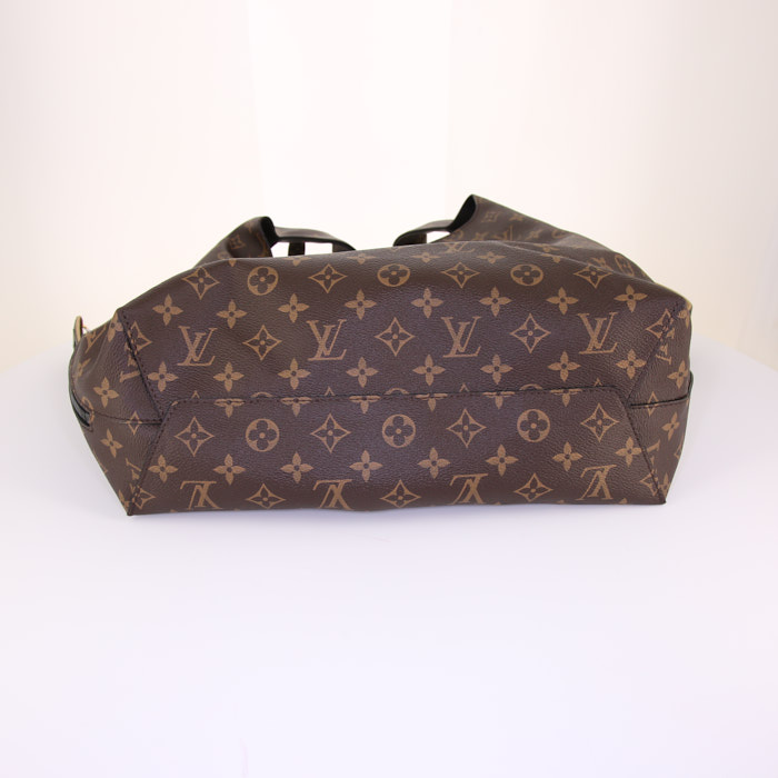 Louis Vuitton Atlantis shopping bag in brown monogram canvas - Detail D5