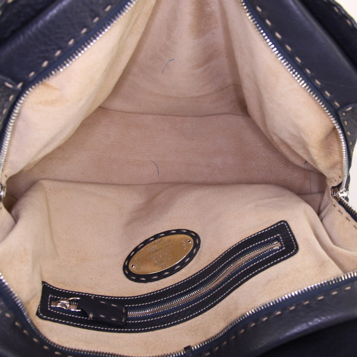 Fendi Selleria shopping bag in dark blue grained leather - Detail D2