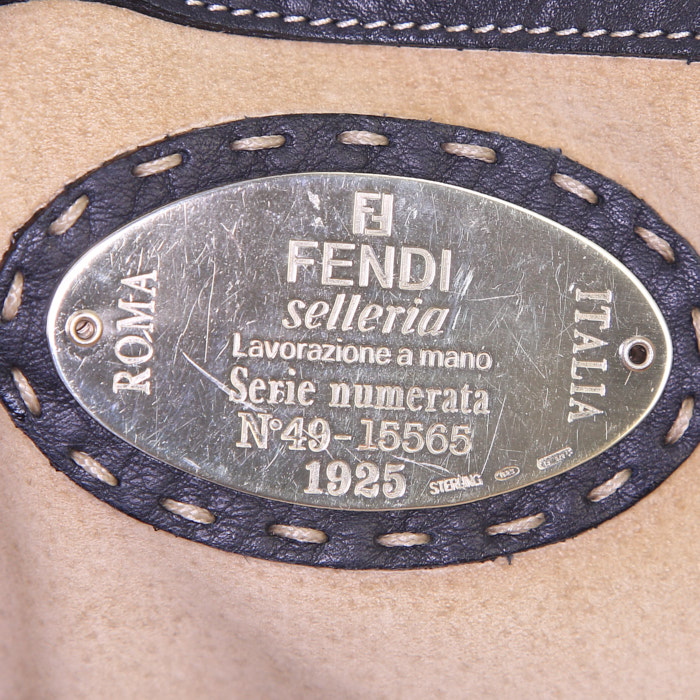 Sac cabas Fendi Selleria en cuir grainé bleu-nuit - Detail D3