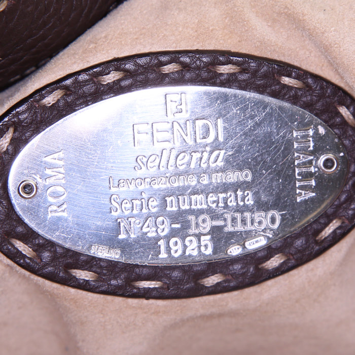Sac cabas Fendi Selleria en cuir grainé marron - Detail D3