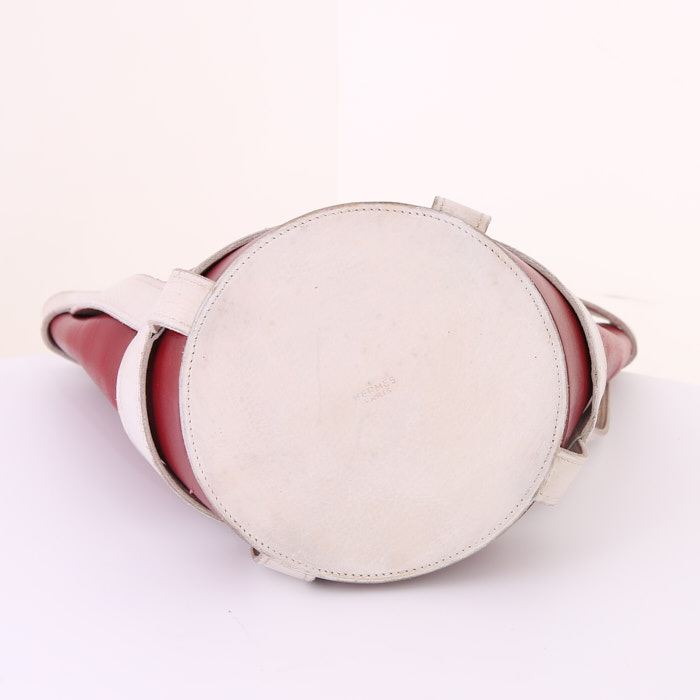 Bolso de mano Hermes Mangeoire en cuero rojo y blanco - Detail D4