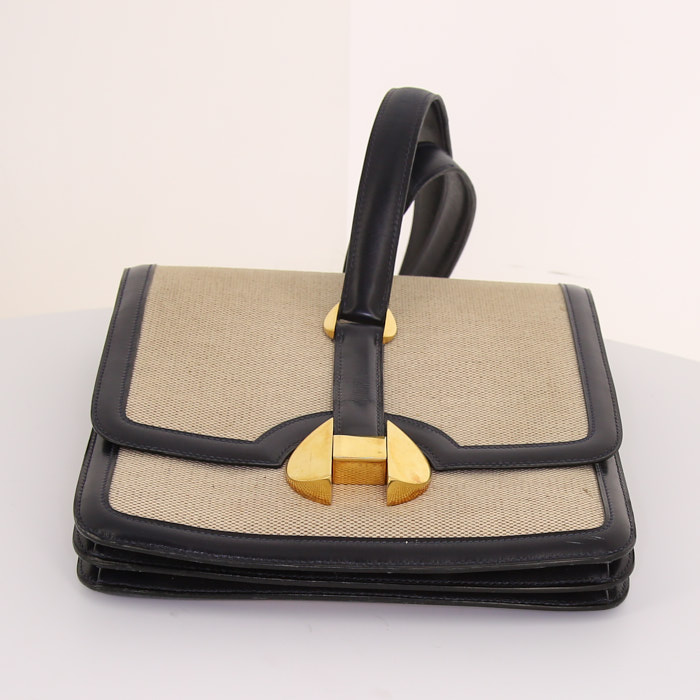 Hermès 2002 bag worn on the shoulder or carried in the hand in beige canvas and navy blue box leather - Detail D4