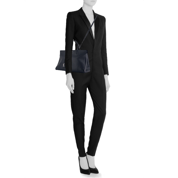 Bolso bandolera Saint Laurent Rive Gauche modelo mediano en cuero granulado azul marino - Detail D2