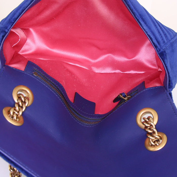 Gucci GG Marmont shoulder bag in blue quilted velvet - Detail D3