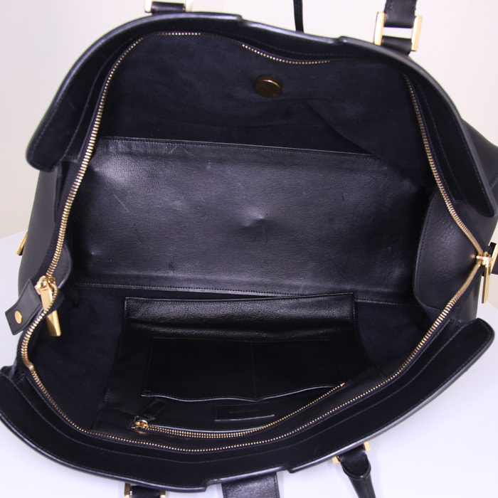 Bolso de mano Yves Saint Laurent Chyc modelo grande en cuero negro - Detail D2