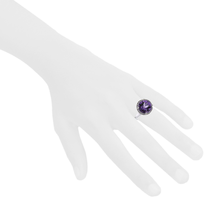 Poiray Fille Cabochon ring in white gold,  amethysts and diamonds - Detail D1