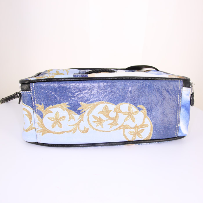Borsa Balenciaga Blanket Square modello medio in pelle blu e nera a fiori - Detail D5