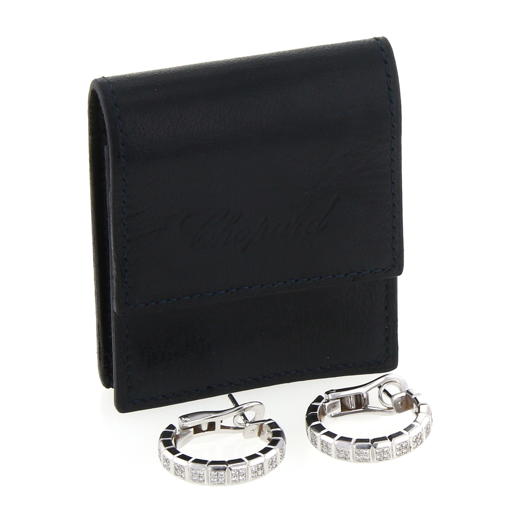 Paire de boucles d'oreilles Chopard Ice Cube en or blanc et diamants - Detail D2