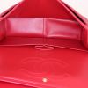 Chanel Timeless jumbo shoulder bag in red quilted grained leather - Detail D3 thumbnail