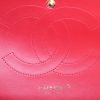 Chanel Timeless jumbo shoulder bag in red quilted grained leather - Detail D4 thumbnail