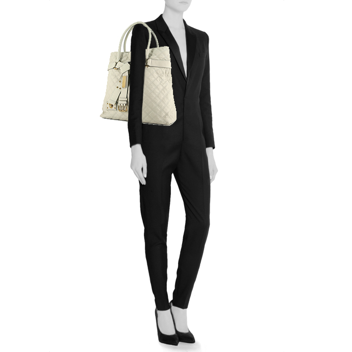 Marc Jacobs shopping bag in white quilted leather - Detail D1