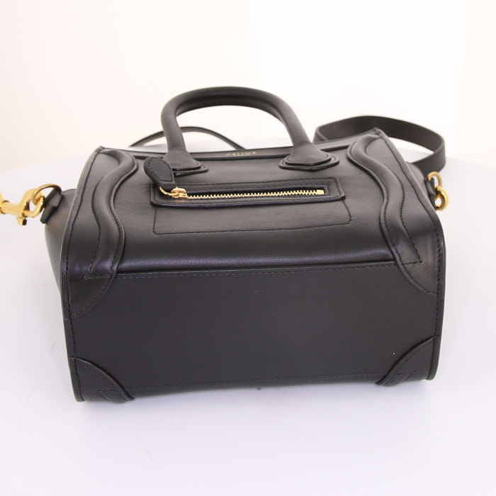 Bolso bandolera Celine Luggage Nano en cuero negro - Detail D5