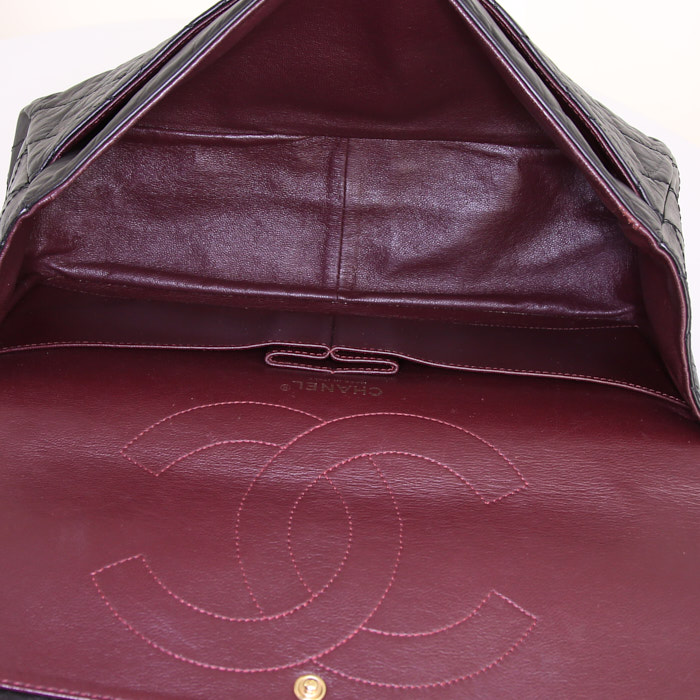 Sac à main Chanel 2.55 grand modèle en cuir matelassé noir - Detail D3