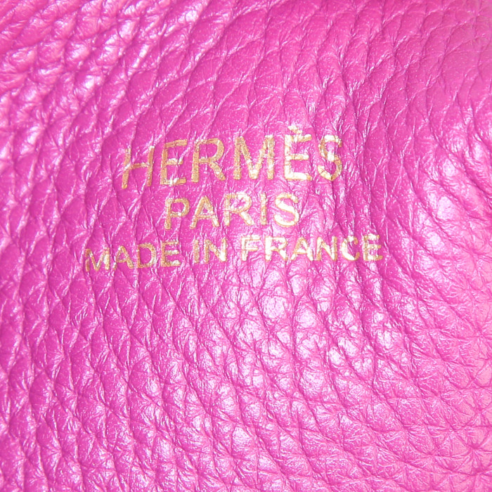 Bolso Cabás Hermes Double Sens modelo mediano en cuero togo color frambuesa y marrón - Detail D3