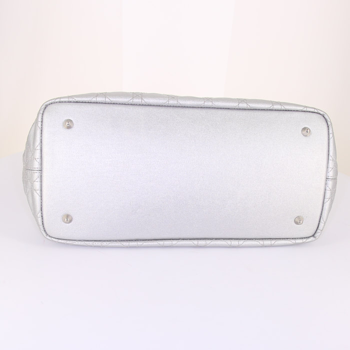 Dior Panarea handbag in silver canvas cannage and silver leather - Detail D4