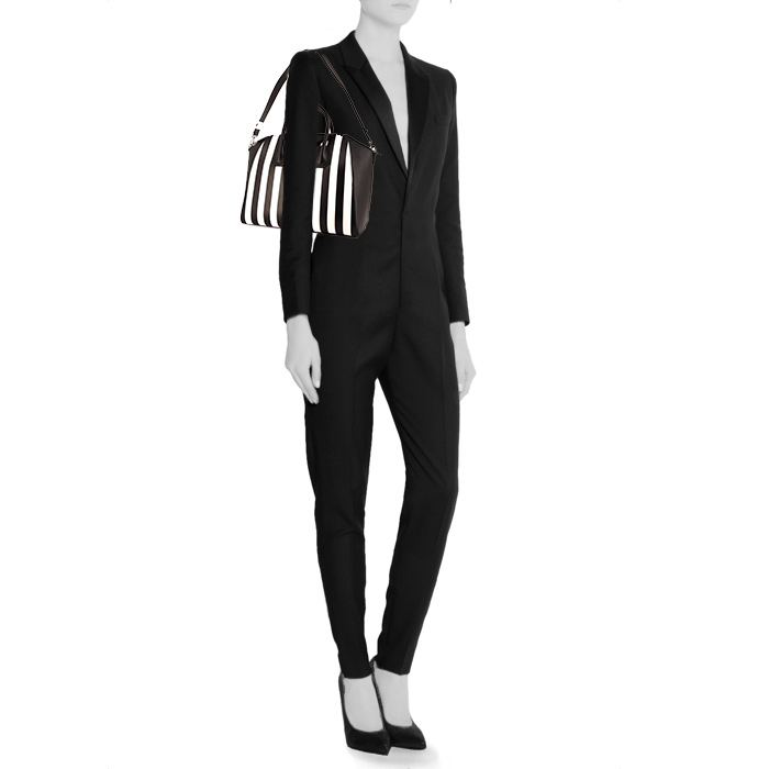 Givenchy Antigona handbag in black and white leather - Detail D2