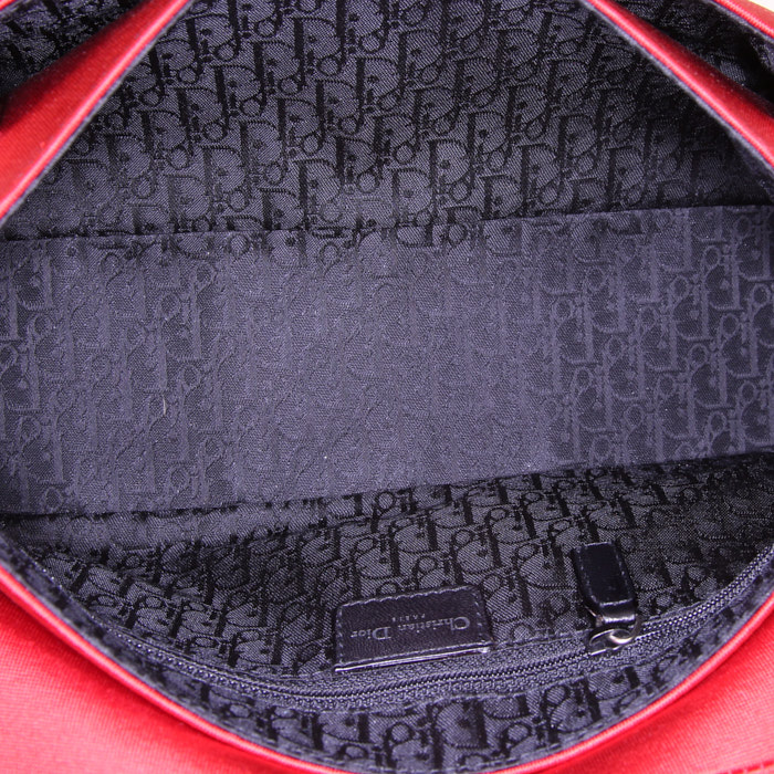 Bolso de mano Dior Hardcore en satén rojo y negro - Detail D2