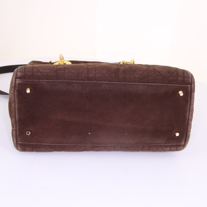 Dior Lady Dior medium model handbag in brown suede - Detail D5