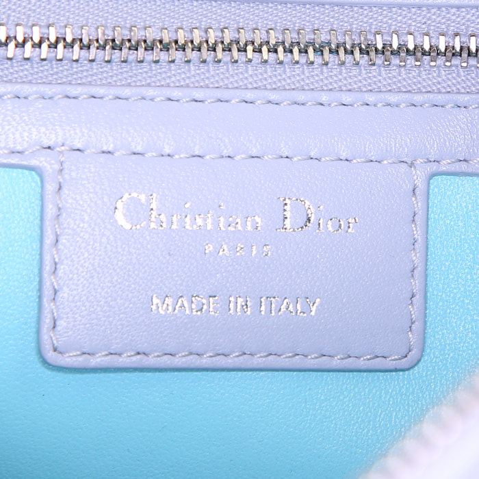 Sac à main Dior Lady Dior grand modèle en cuir cannage gris et turquoise - Detail D4