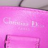 Sac à main Dior Diorissimo en cuir gris - Detail D4 thumbnail