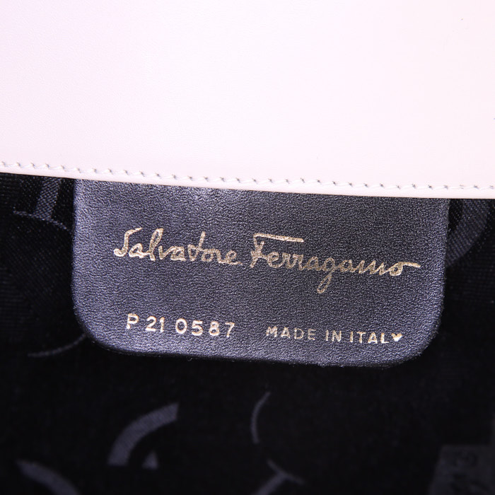 Borsa a tracolla Salvatore Ferragamo Gancini in pelle color crema - Detail D3