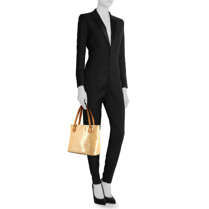 Louis Vuitton Houston shopping bag in beige monogram patent leather and natural leather - Detail D1