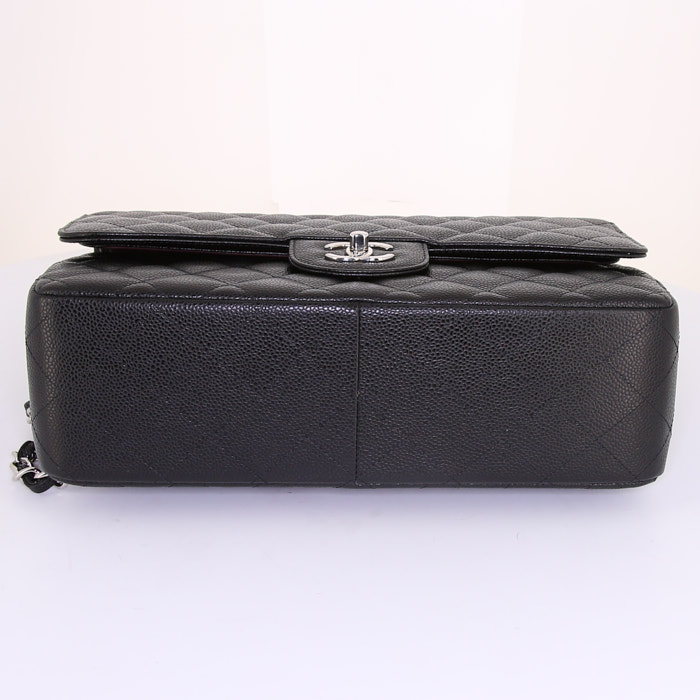 Borsa a tracolla Chanel Timeless jumbo in pelle martellata e trapuntata nera - Detail D5