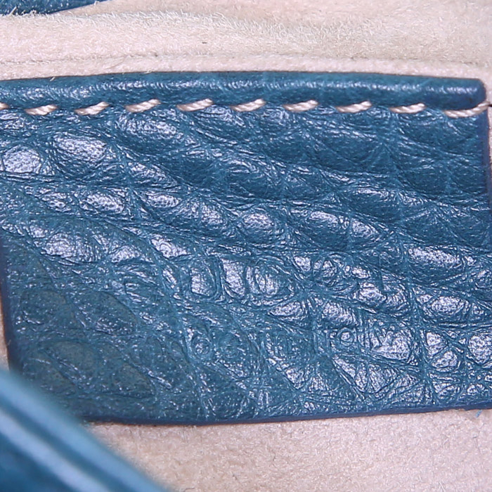 Gucci 1973 small model shoulder bag in pigeon blue grained leather - Detail D3