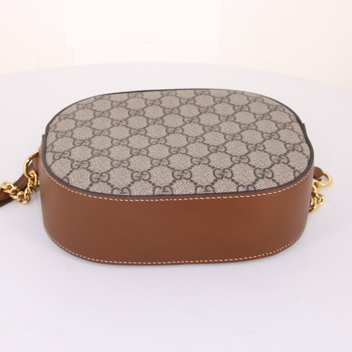 Gucci Suprême GG shoulder bag in beige monogram canvas and brown leather - Detail D4