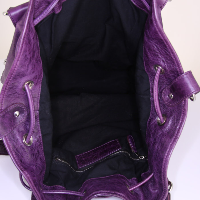 Balenciaga Pompon shopping bag in purple leather - Detail D3