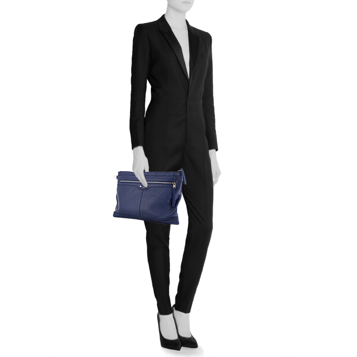 Leder blau - Detail D1