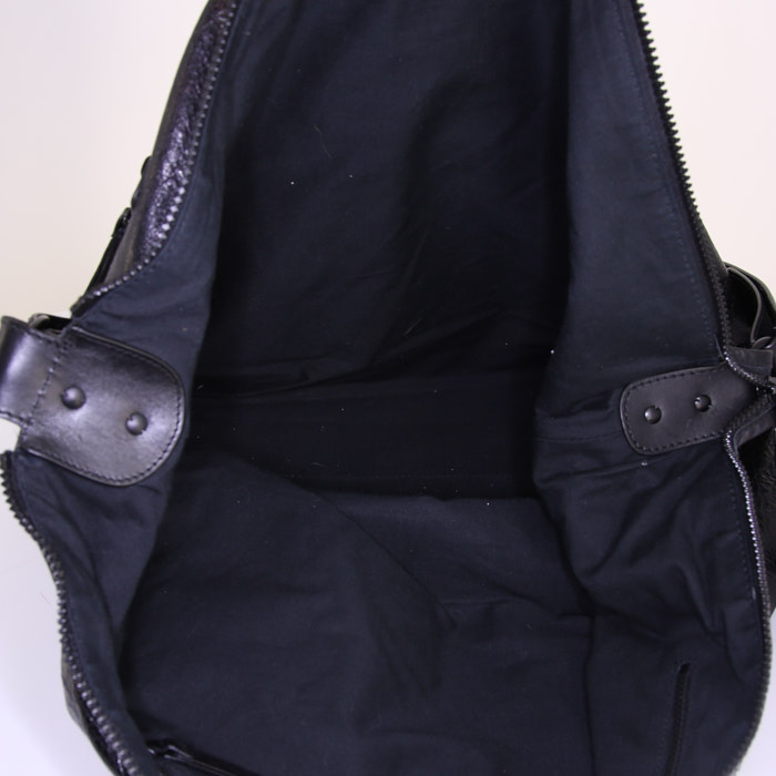 Bolsa de viaje Balenciaga Courrier XL en cuero negro - Detail D2