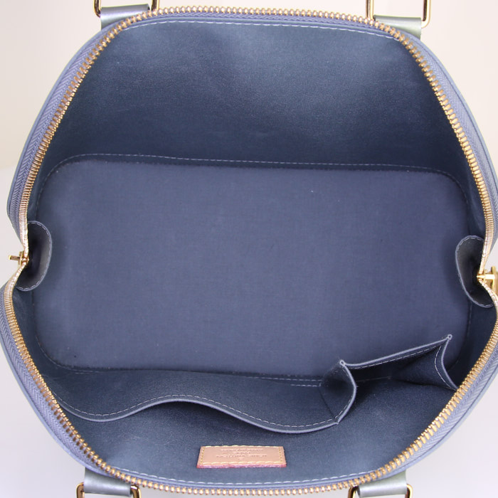 Sac à main Louis Vuitton Alma moyen modèle en cuir verni monogram gris - Detail D2