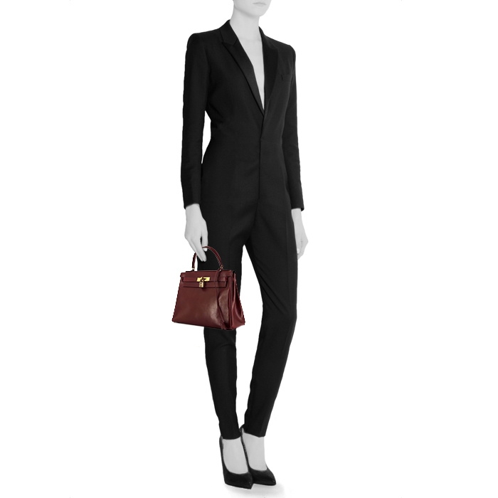 Bolso de mano Hermes Kelly 28 cm en cuero box color burdeos - Detail D1