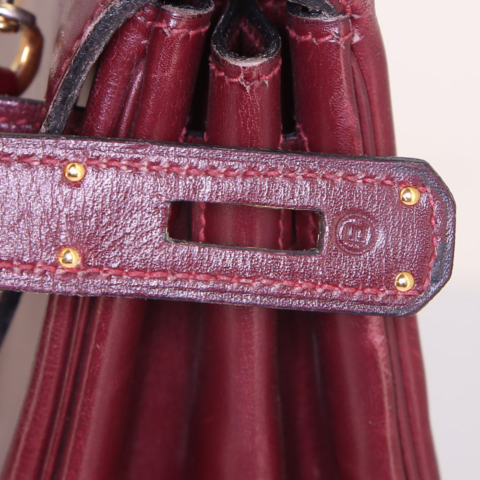 Hermes Kelly 28 cm handbag in burgundy box leather - Detail D5